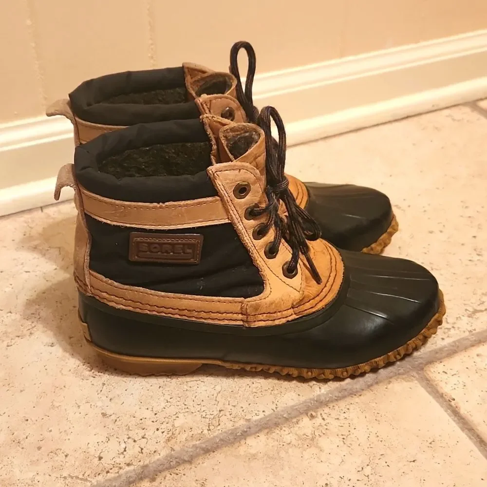 Sorel Women's Tan & Black Waterproof Insulated Winter Boots Size 7.5